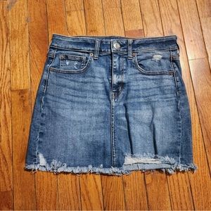American Eagle Denim Super Stretch Mini Skirt  Light Wash Distressed Sz-6